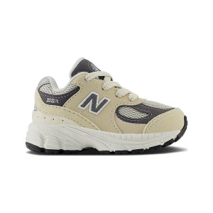 New Balance 2002R Sandstone Magnet Size 10 IC2002FA