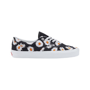 Vans era store big daisies