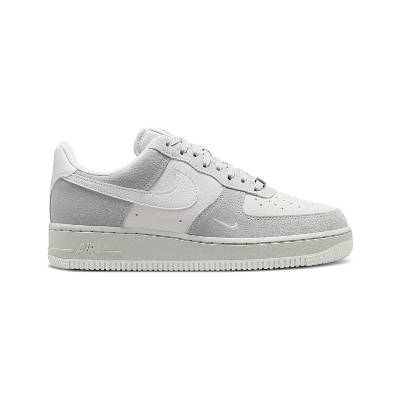 Nike air force 1 07 size 5 on sale