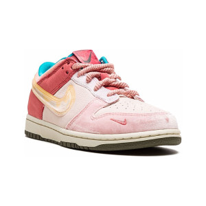 nike free lunch dunks strawberry