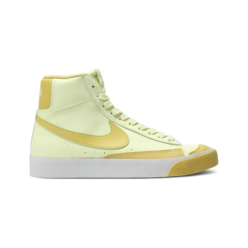 nike mid blazer 77 size 7