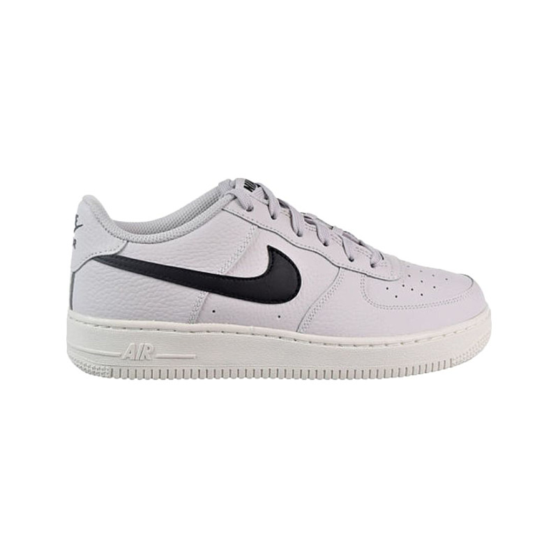 white airforce 1s size 6