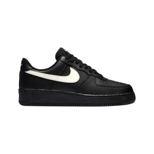 Nike Air Force 1 07 S Size 9 AA4083-001