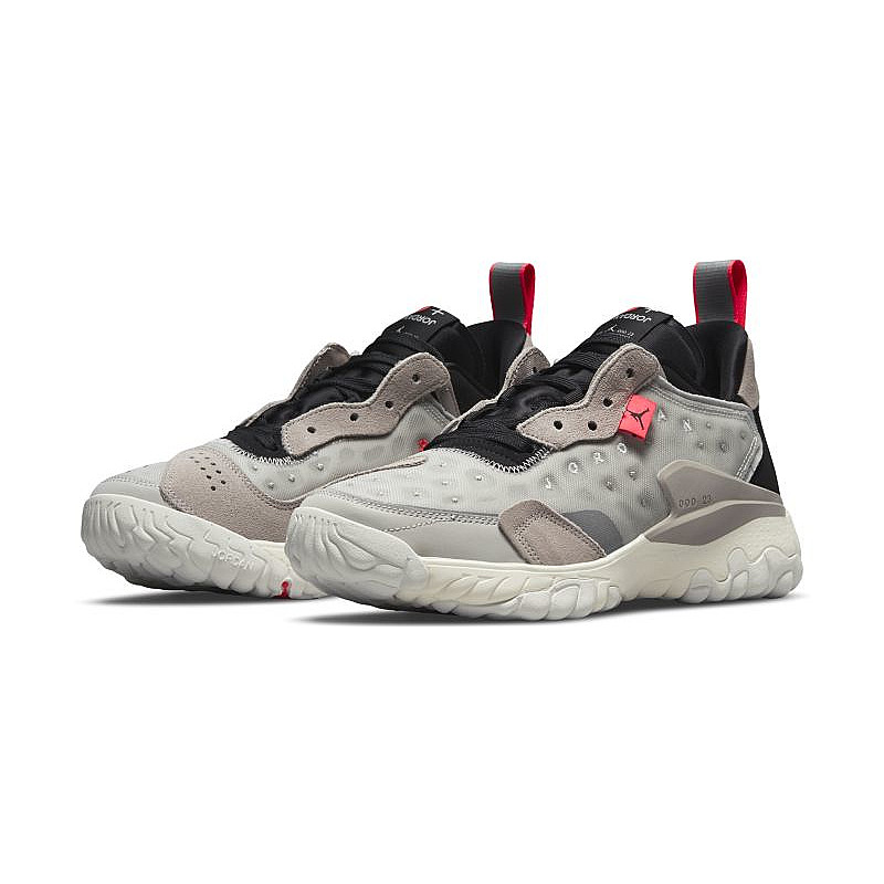 Jordan Delta 2 CV8121-005