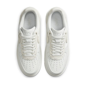 Nike Air Force 1 Luxe 2