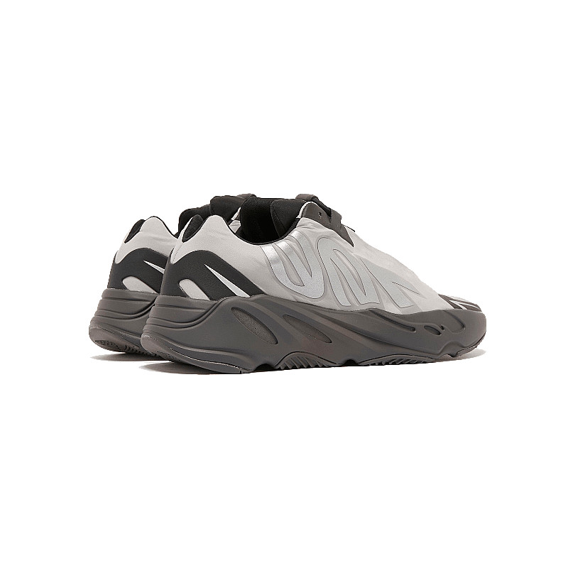 Adidas Boost 700 Mnvn Metallic GW9524