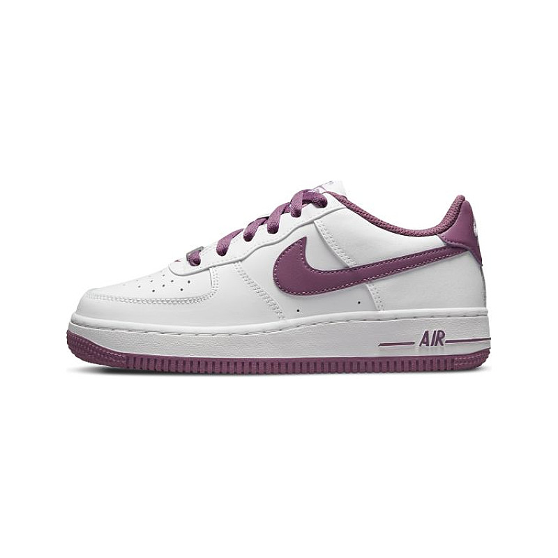 Nike Air Force 1 06 DH9600-101 from 65,00