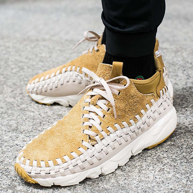 Nike Air Footscape Woven Chukka QS 913929-700